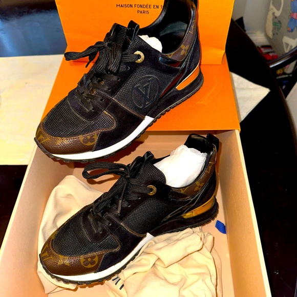 COPY - Louis Vuitton, tennis shoes - Picture 1 of 5